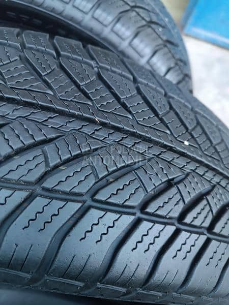 Goodyear 205/60 R16 Zimska