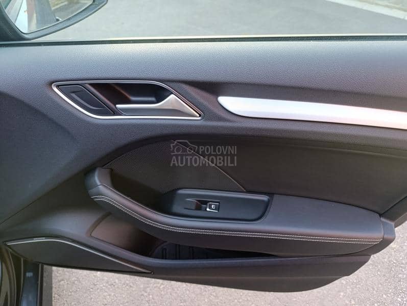 Audi A3 1,6 3 x S LINE