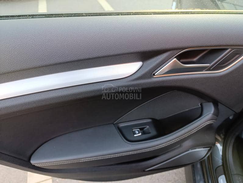 Audi A3 1,6 3 x S LINE