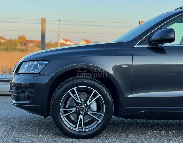 Audi Q5 2.0 TDI / PANO / AUT