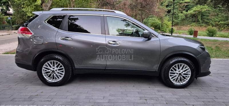 Nissan X-Trail TEKNA 7 SEDISTA