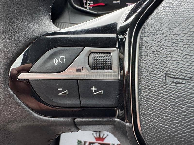 Peugeot 208 1.2b Puretech