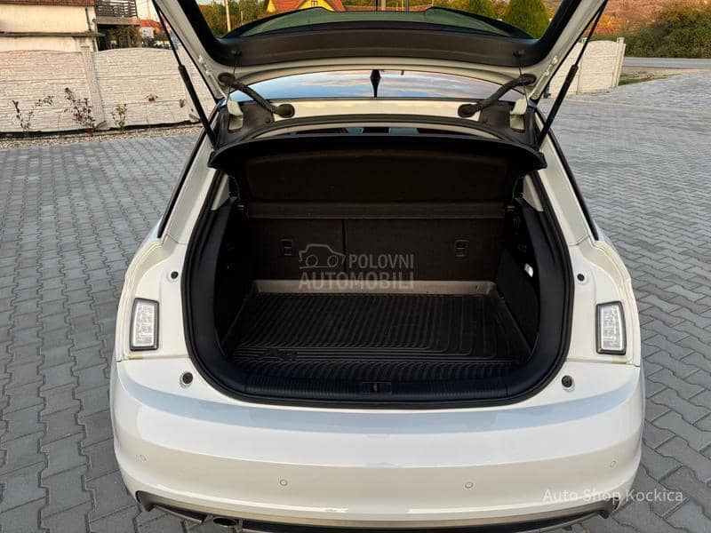 Audi A1 1.2 bi color S line