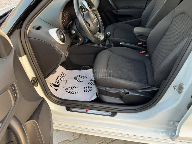 Audi A1 1.2 bi color S line