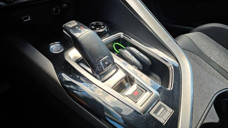 Peugeot 3008 1.5hdi 131 ALLURE