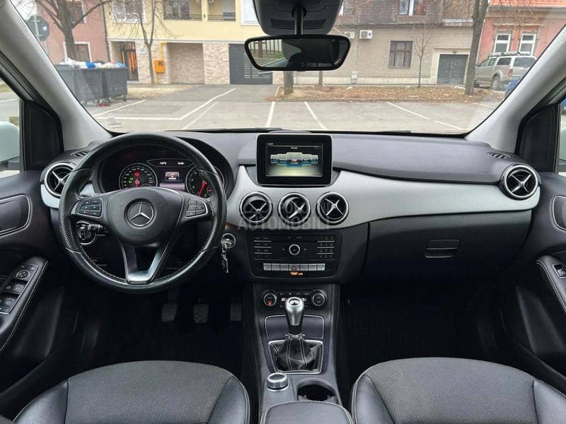 Mercedes Benz B 200 AVANTGARDE