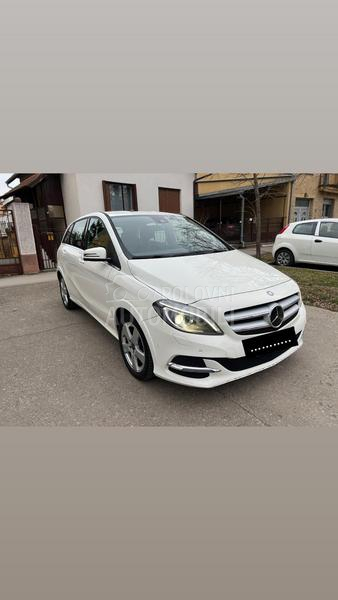 Mercedes Benz B 200 AVANTGARDE