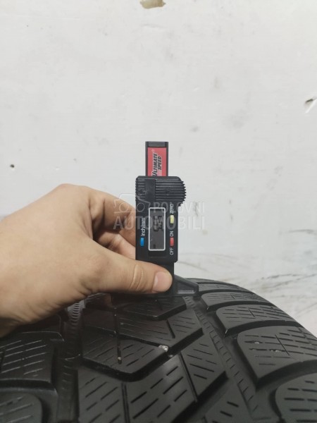 Pirelli 235/60 R18 Zimska