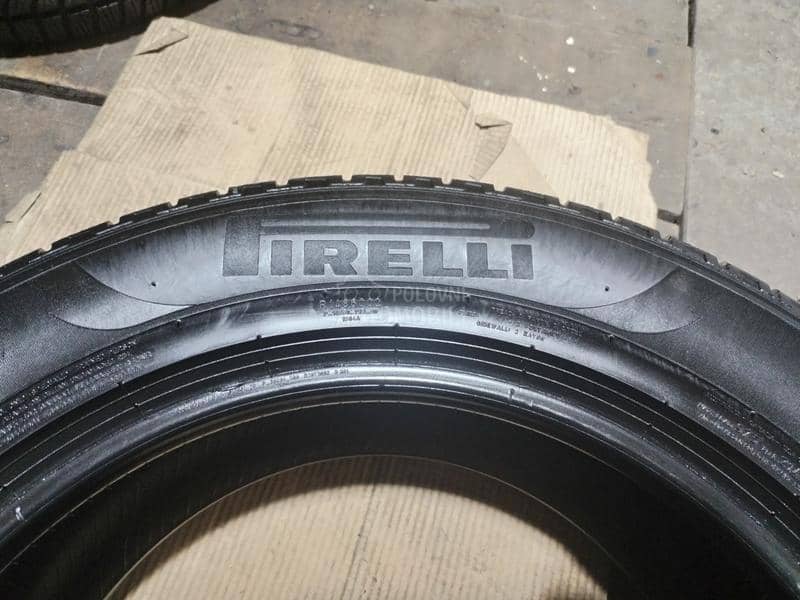 Pirelli 235/60 R18 Zimska