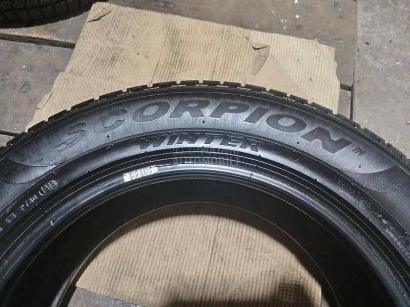 Pirelli 235/60 R18 Zimska