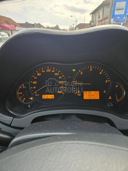 Toyota Avensis 