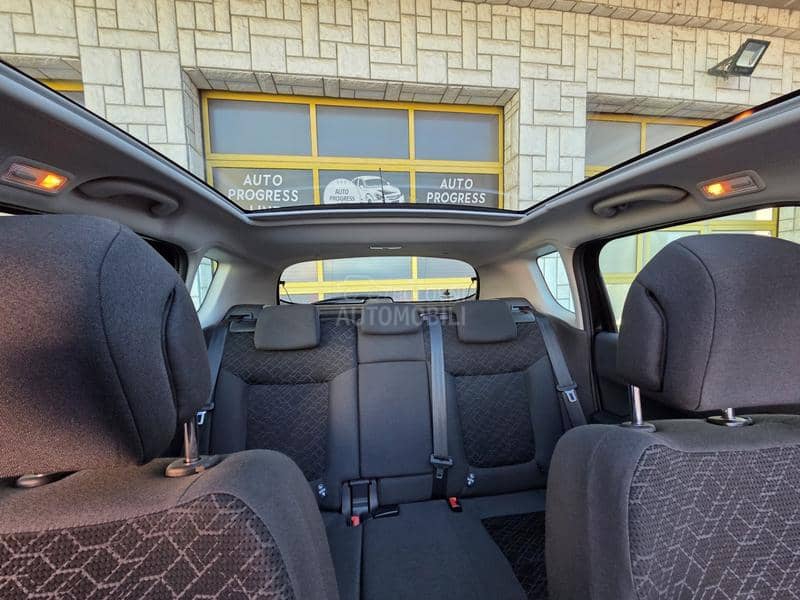 Peugeot 3008 1.6HDI/PANO/SERV