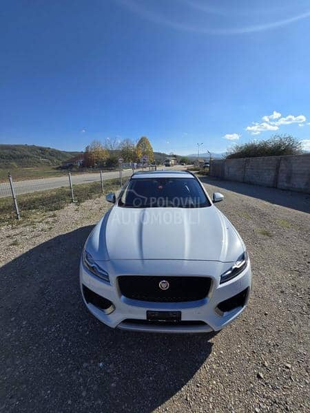 Jaguar F pace S Virtual