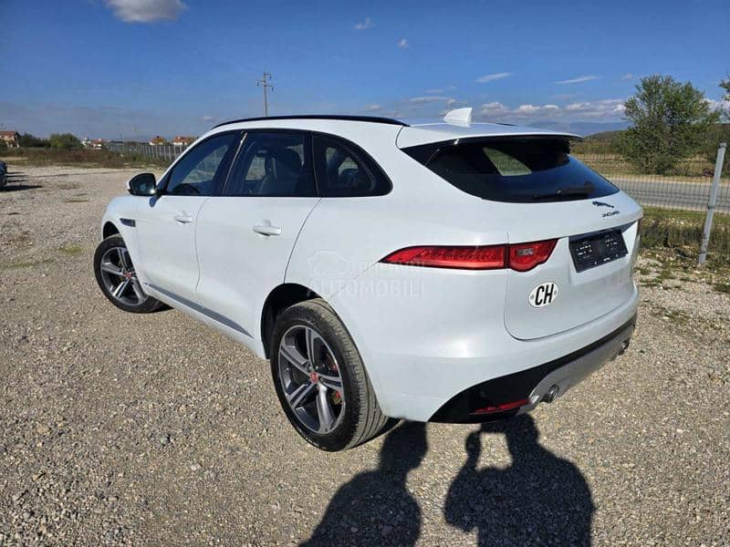 Jaguar F pace S Virtual