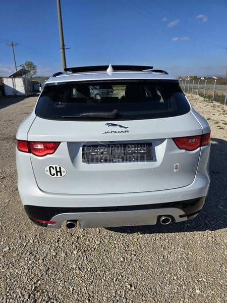 Jaguar F pace S Virtual