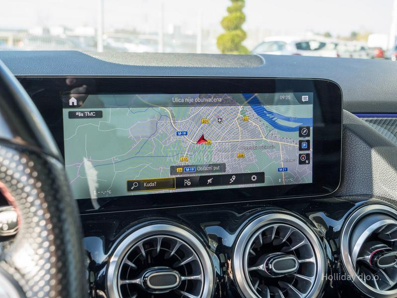 Mercedes Benz GLA 200 AMG Line