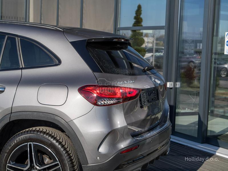 Mercedes Benz GLA 200 AMG Line