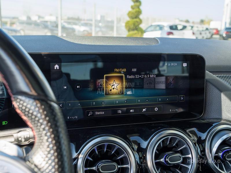 Mercedes Benz GLA 200 AMG Line