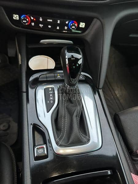 Opel Insignia 2.0 AGR MATRIX