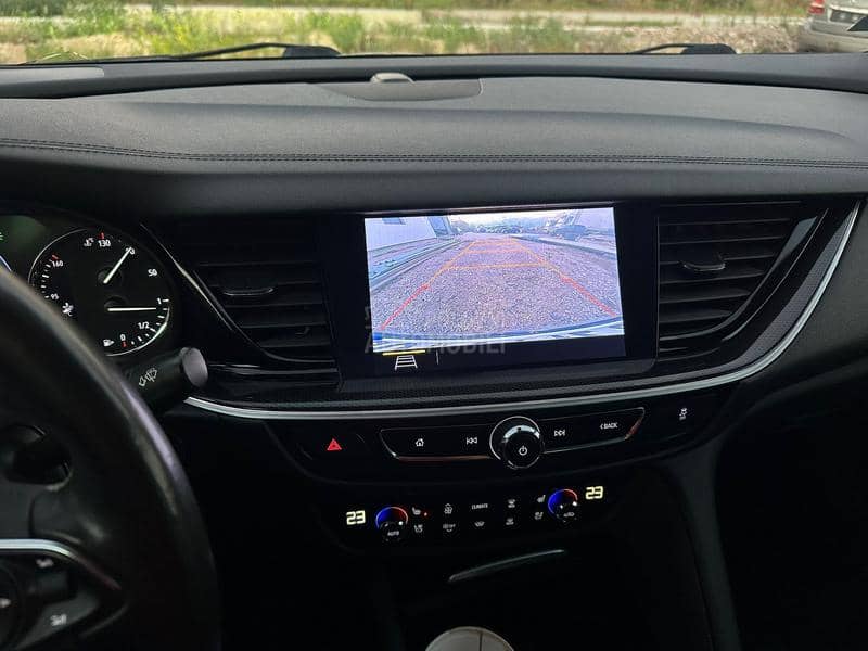 Opel Insignia 2.0 AGR MATRIX