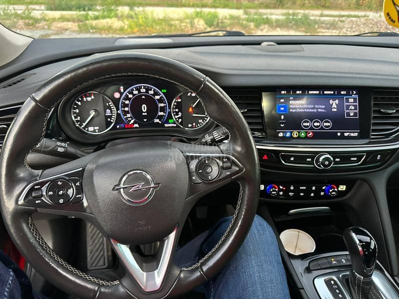 Opel Insignia 2.0 AGR MATRIX