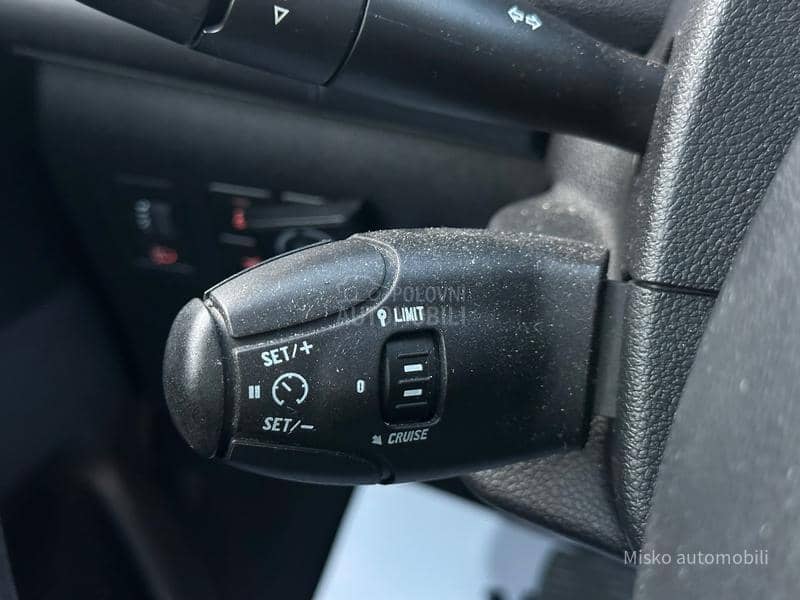 Peugeot 301 1.2 Puretech Led