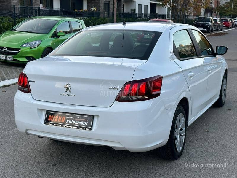 Peugeot 301 1.2 Puretech Led