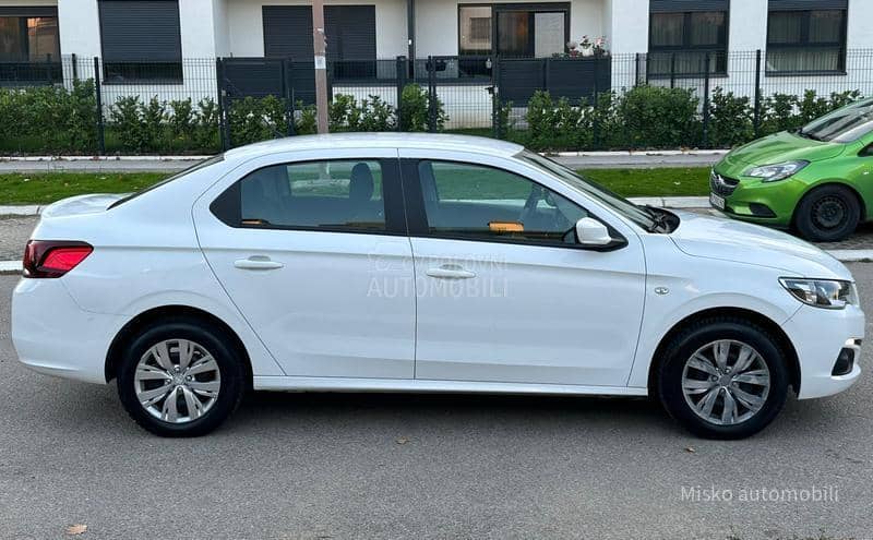 Peugeot 301 1.2 Puretech Led