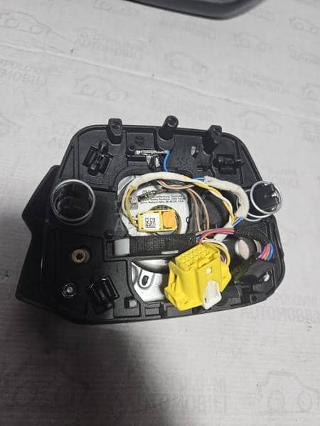 VOLAN AIRBAG E TRON Q4