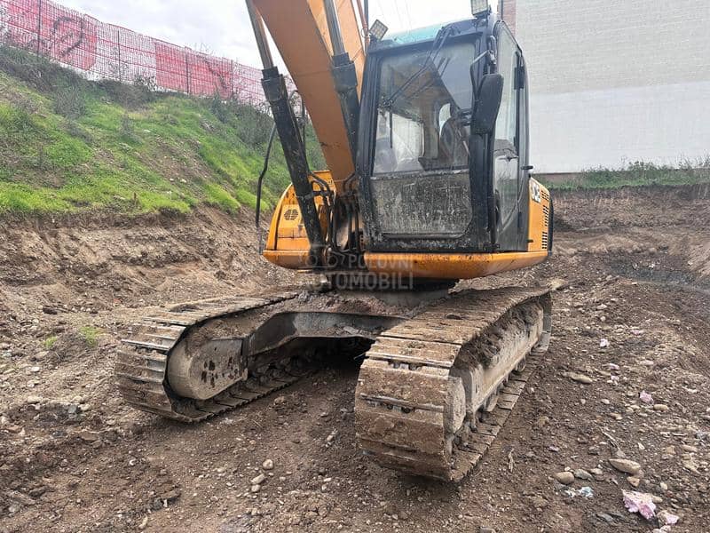 JCB JS 220