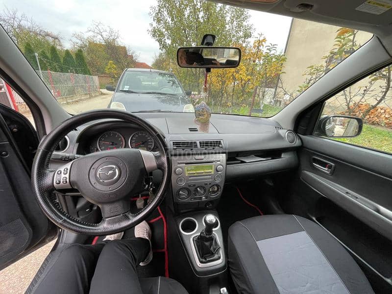 Mazda 2 
