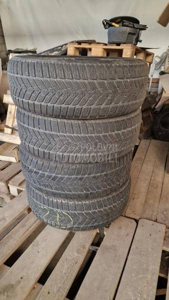 Fulda 215/60 R17 Zimska