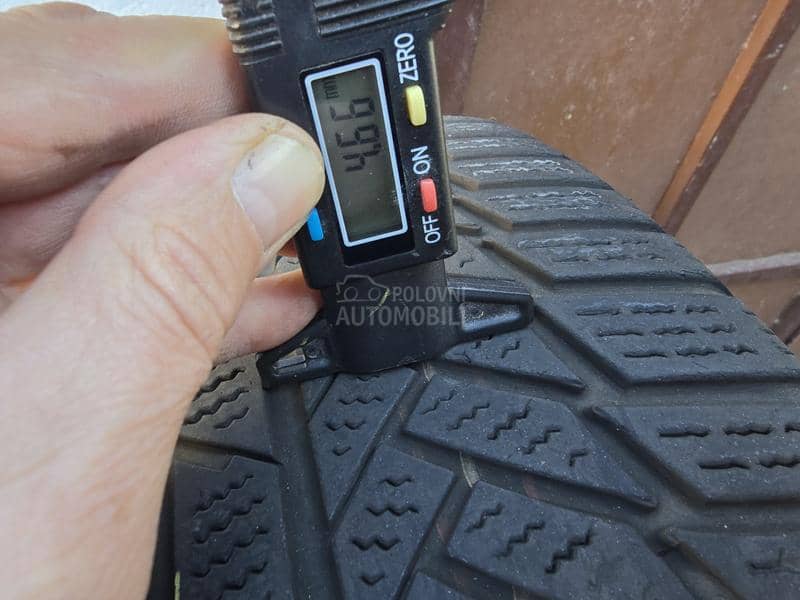 Continental 215/60 R18 Zimska