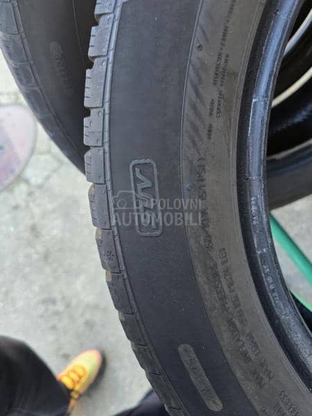 Continental 215/60 R18 Zimska