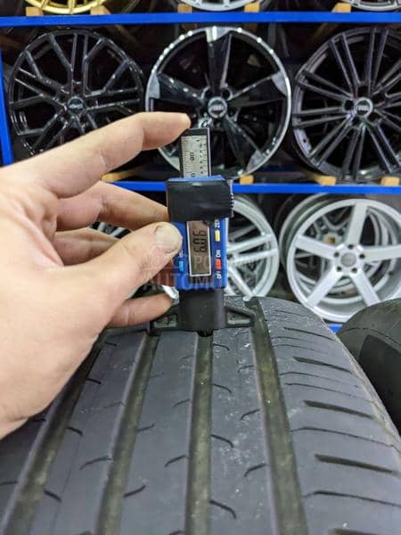 Continental 215/65 R17 Letnja