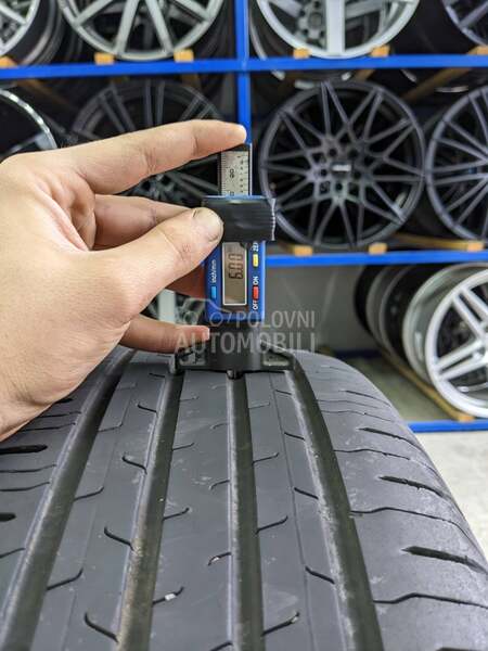 Continental 215/65 R17 Letnja