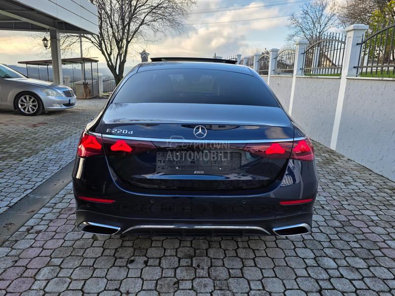 Mercedes Benz E 220 AMG/3Xdisp/PANO/NOV