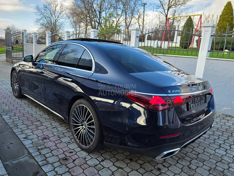 Mercedes Benz E 220 AMG/3Xdisp/PANO/NOV