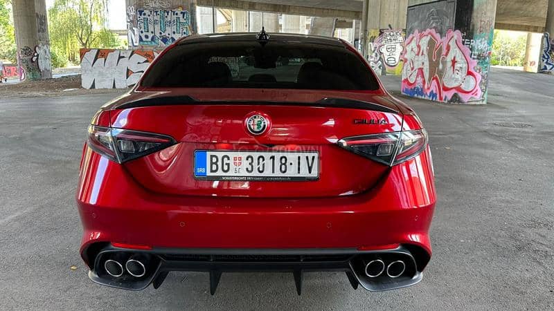Alfa Romeo Giulia QV 100years 520ps