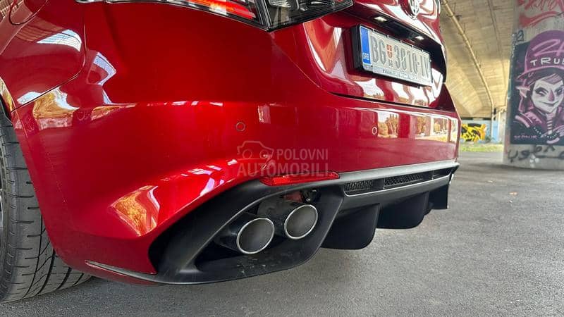 Alfa Romeo Giulia QV 100years 520ps