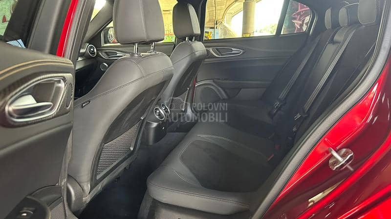 Alfa Romeo Giulia QV 100years 520ps