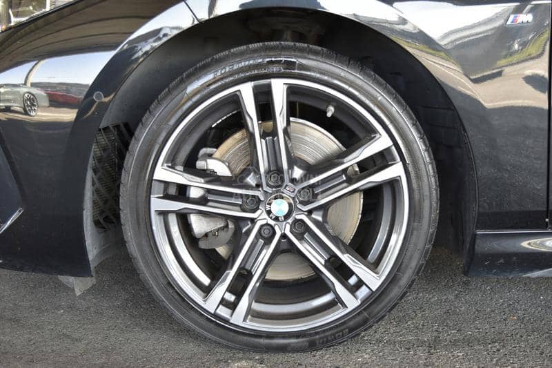 BMW 220 i M Paket AT