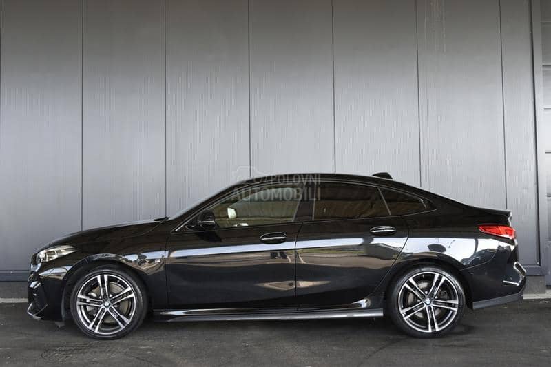 BMW 220 i M Paket AT