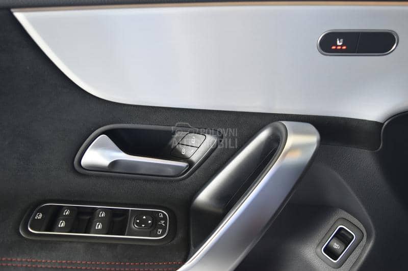 Mercedes Benz CLA 180 1.3 AMG Limousine AT