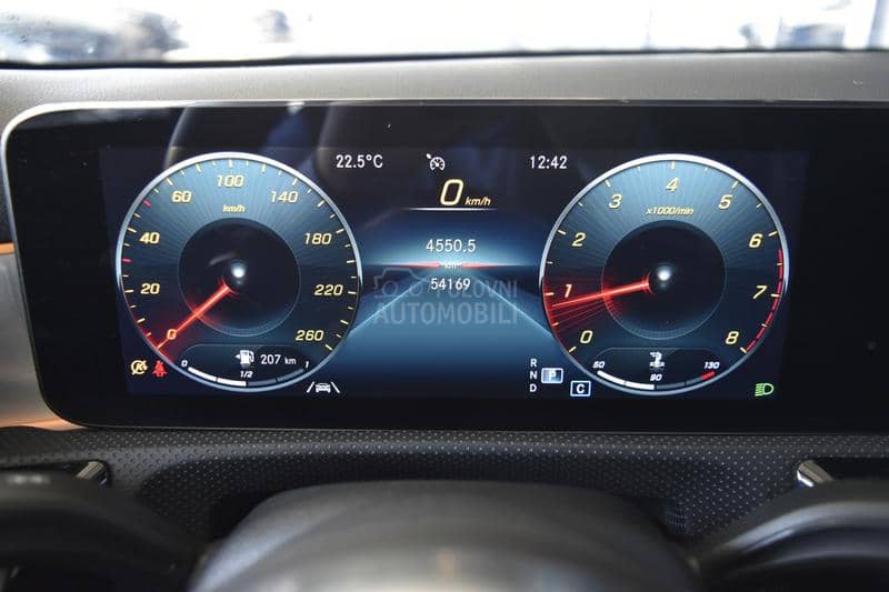 Mercedes Benz CLA 180 1.3 AMG Limousine AT