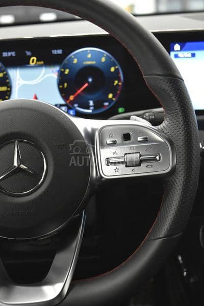 Mercedes Benz CLA 180 1.3 AMG Limousine AT