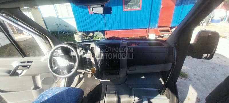 Mercedes Benz Sprinter 518