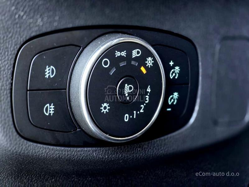 Ford Focus 1.5 D TITANIUM A/T