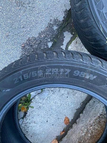 Kumho 215/55 R17 Zimska