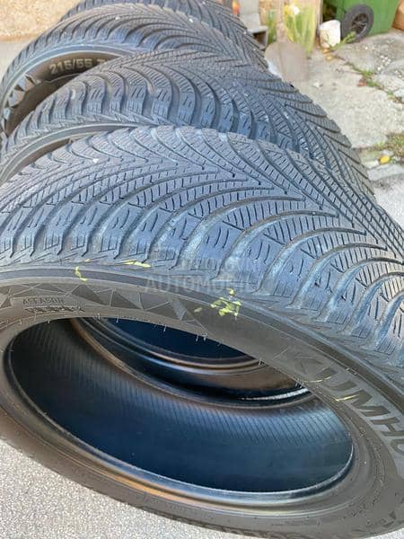 Kumho 215/55 R17 Zimska